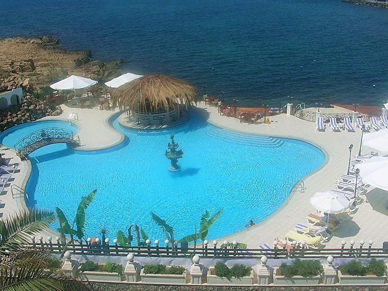 Rocks Hotel & Casino Кирения Экстерьер фото