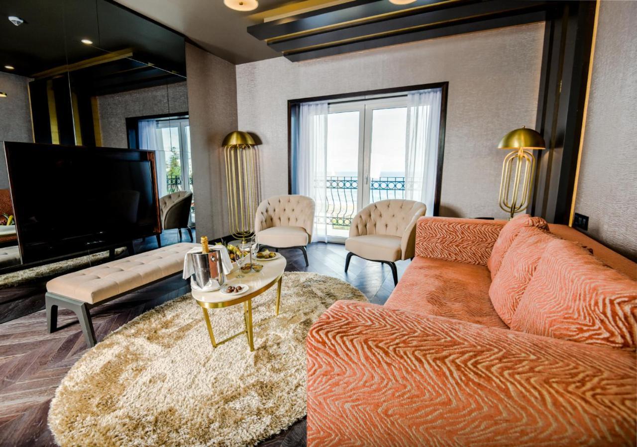 Rocks Hotel & Casino Кирения Экстерьер фото