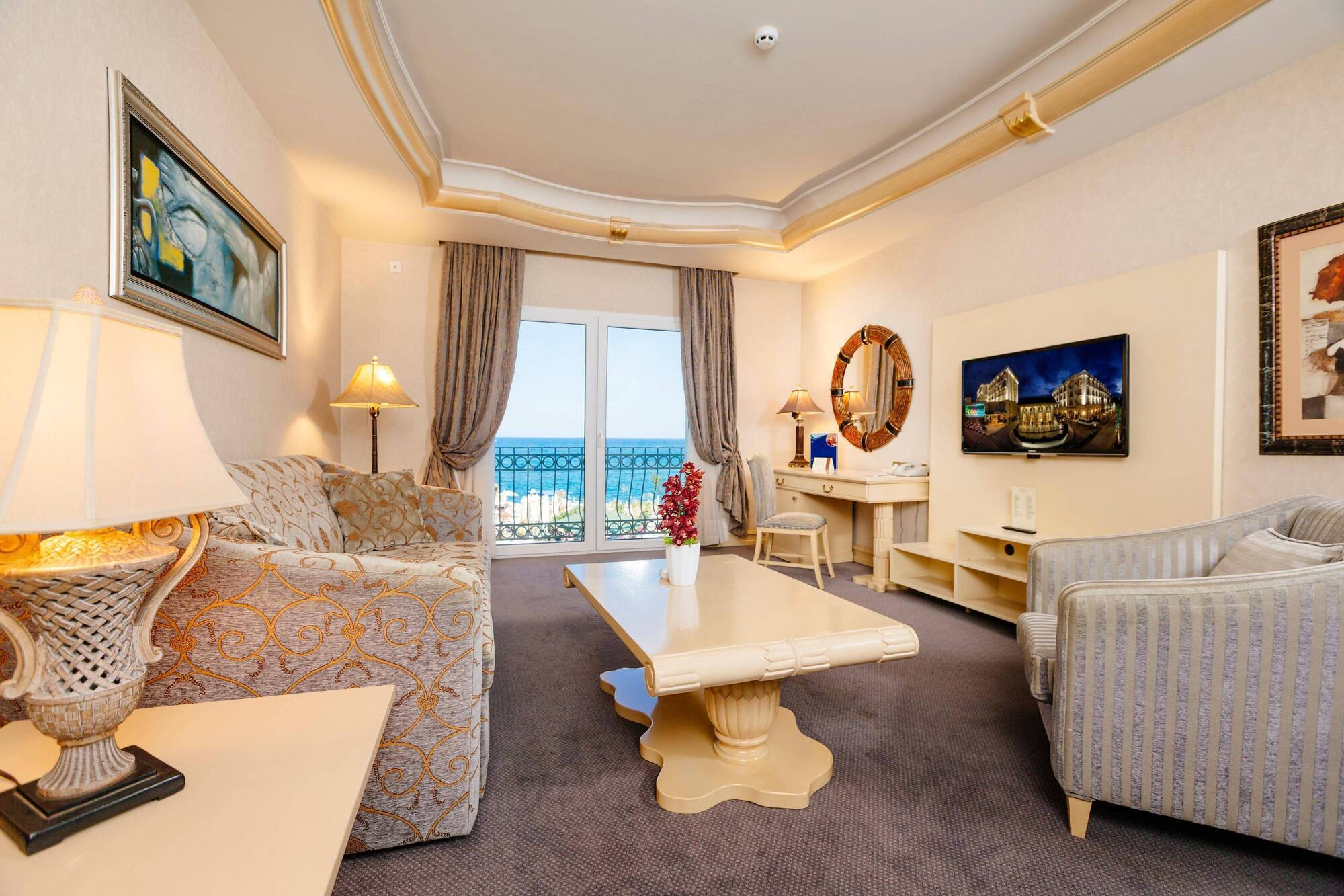Rocks Hotel & Casino Кирения Экстерьер фото