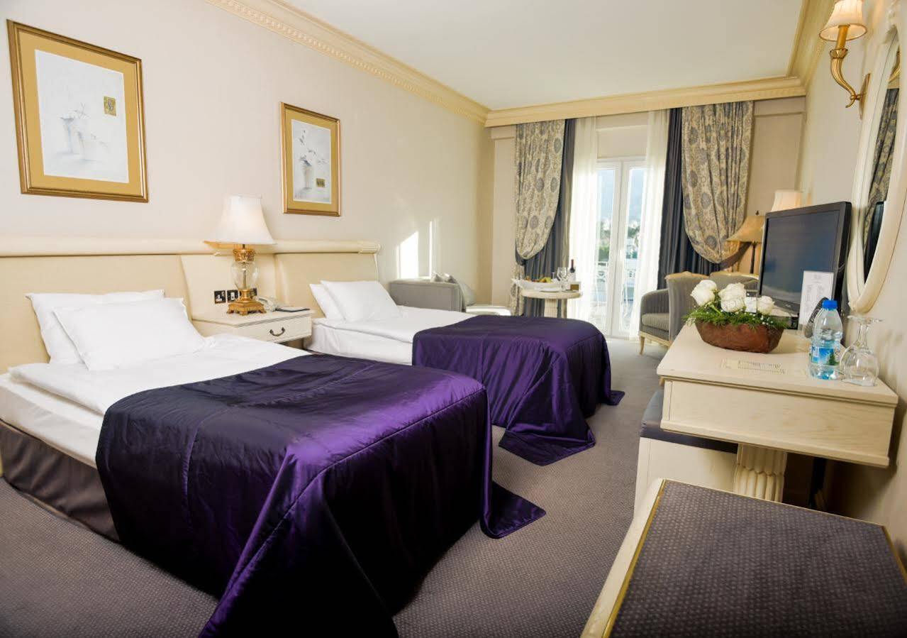 Rocks Hotel & Casino Кирения Экстерьер фото