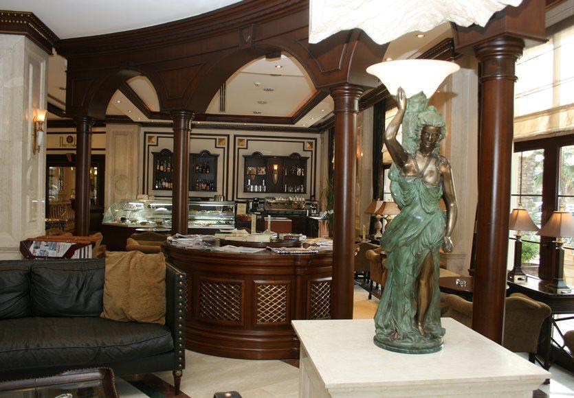 Rocks Hotel & Casino Кирения Ресторан фото